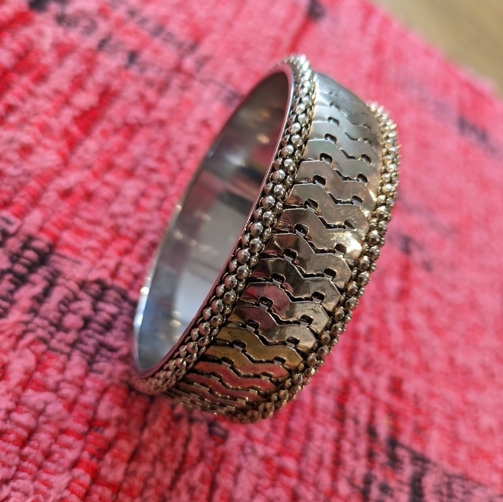Bracelet Silver tone scuff unmarked